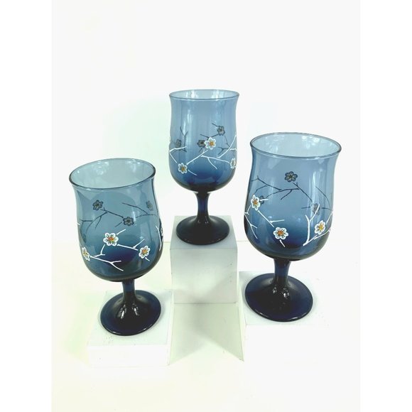 Vintage Libbey Blue Tulip Daisy Wine Glasses. - Picture 3 of 5